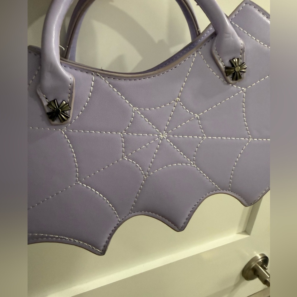 No Brand bright lavender bat / spiderweb purse w/ adjustable strap - Picture 2 of 16